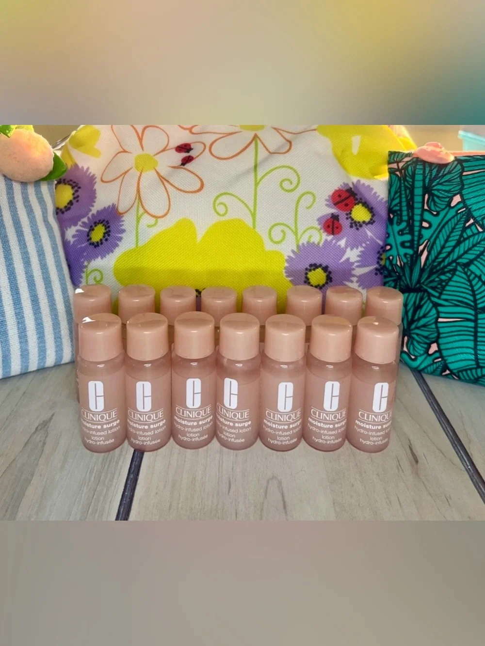 15 pc Clinique Moisture Surge Hydro Infused Mini Lotion Serum Set w Cosmetic Bag